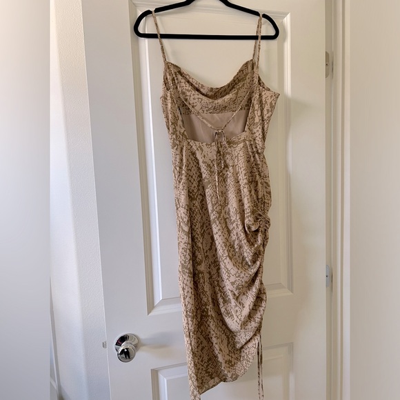 NWOT Forever 21 Ruched Drawstring Midi Dress Size Small - Picture 2 of 6